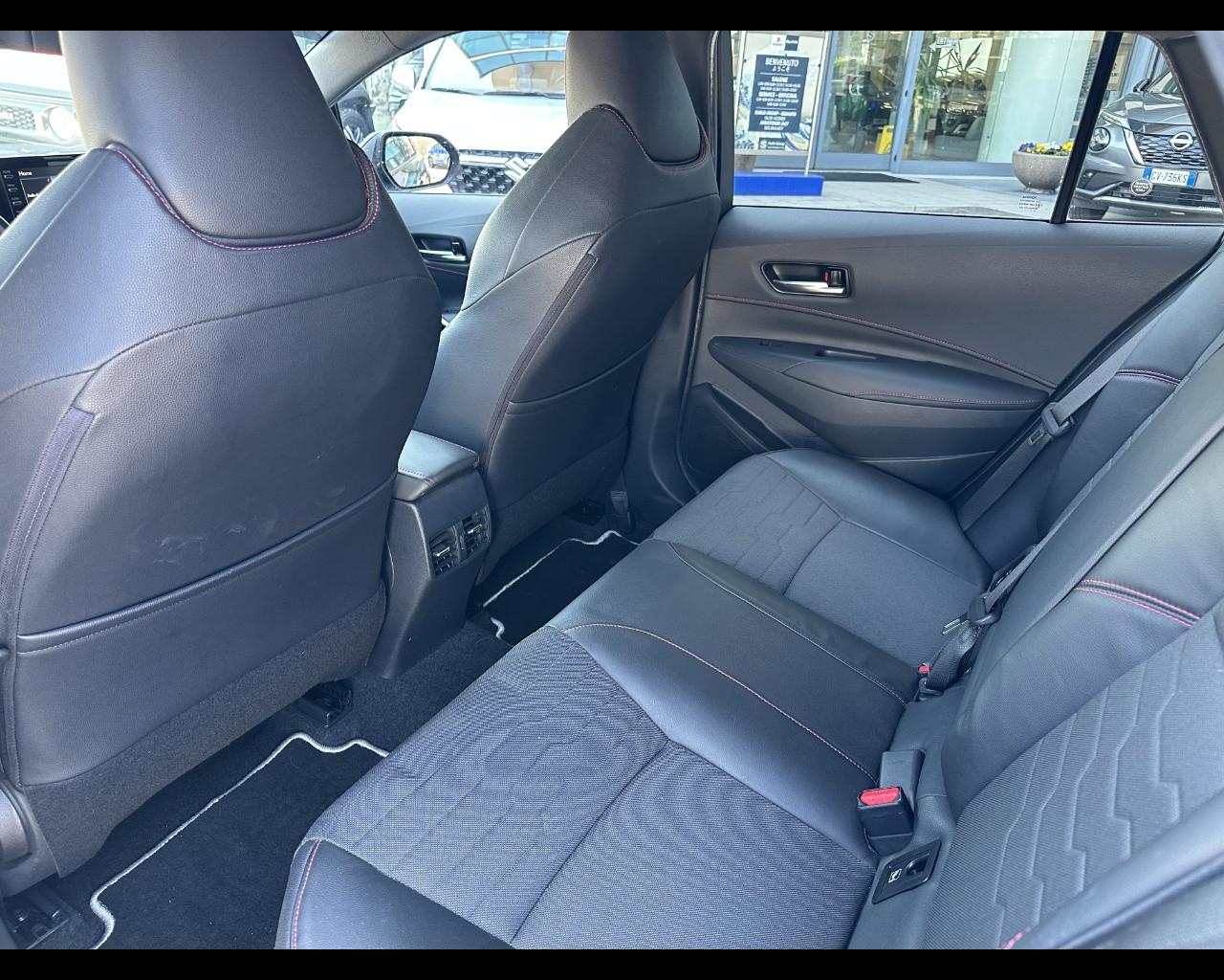 TOYOTA Corolla (2018-->) - Corolla Touring Sports 2.0 Hybrid Style