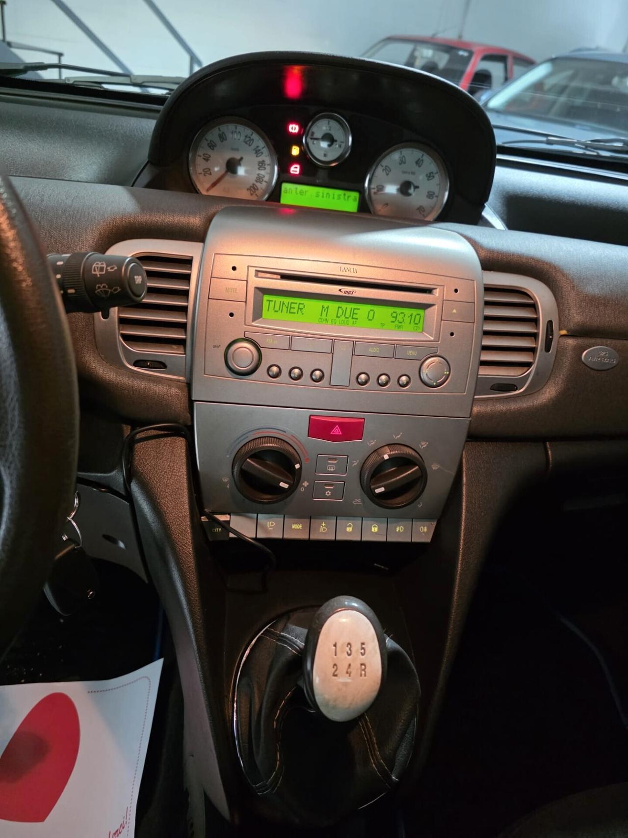 Lancia Ypsilon 1.2 Oro Bianco