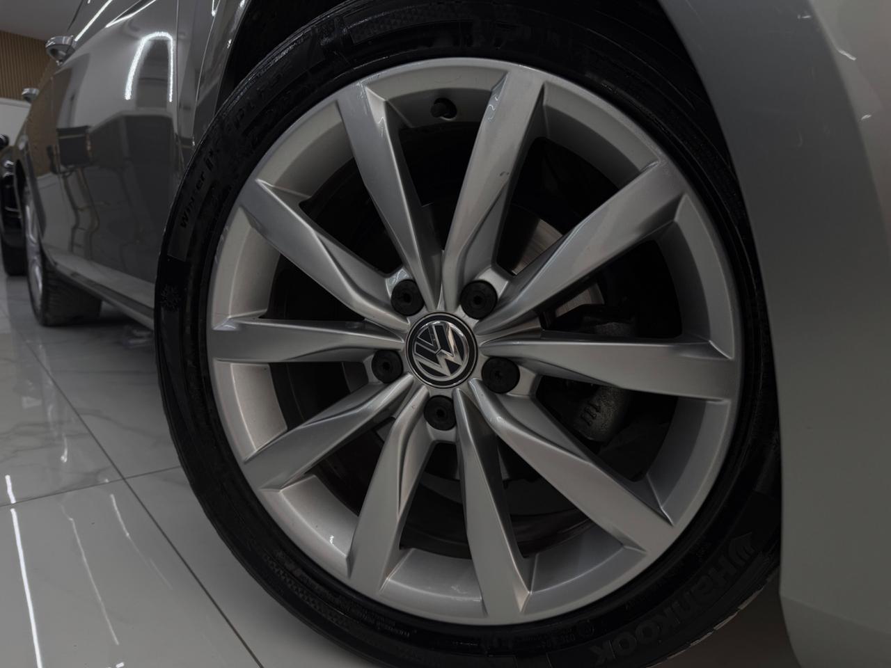 Volkswagen Golf 1.6 TDI DSG Highline BlueMotion Technology
