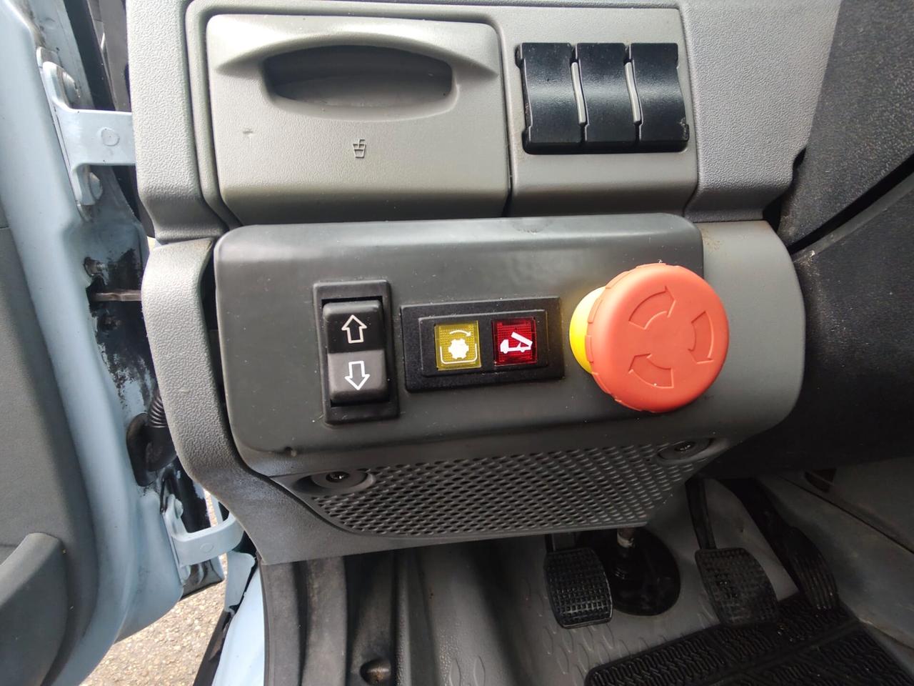 Iveco Daily RIBALTABILE TRILATERALE, SCATTOLINI SCIV 35c12 2.3jtd OK NEOPATENTATI.