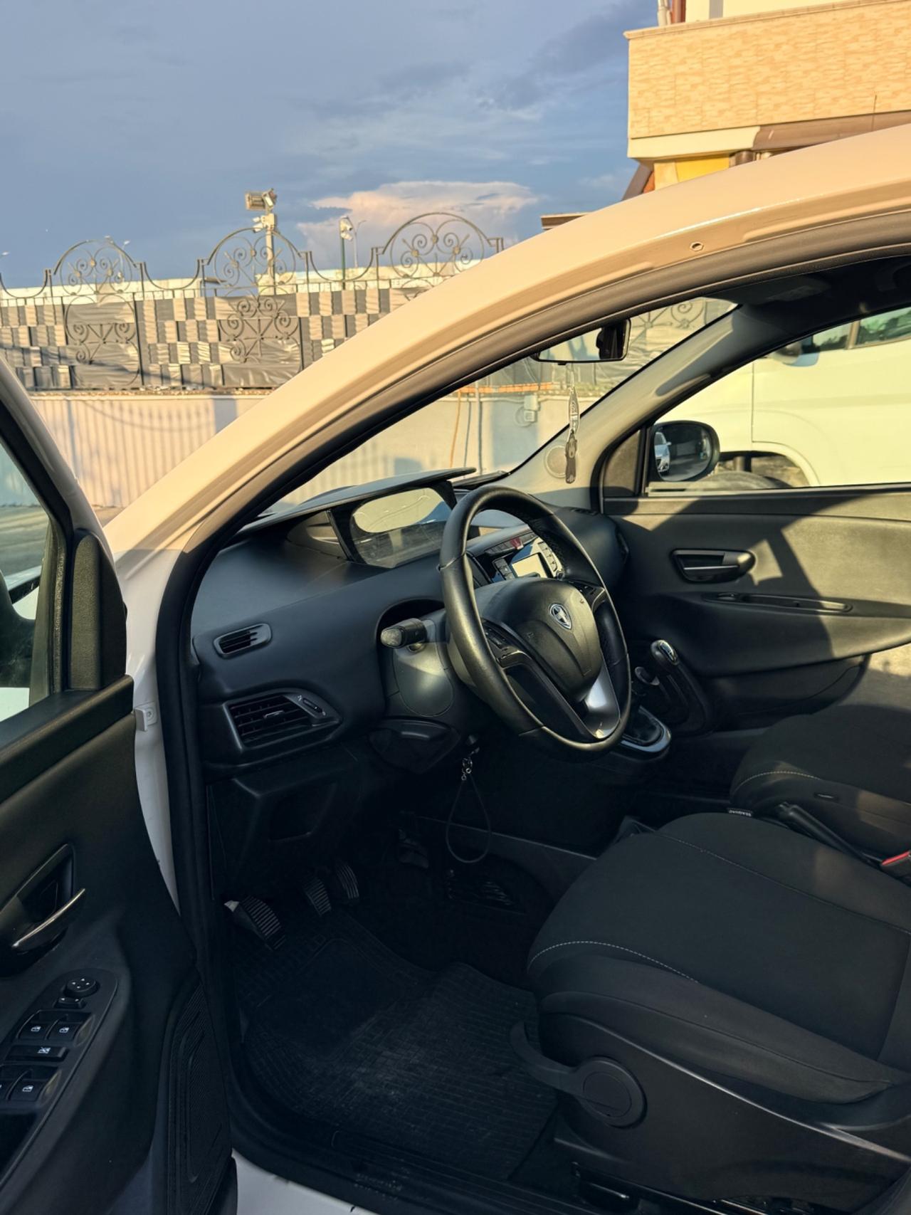 Lancia Ypsilon 1.2 Benz/Gpl 69 CV 5 porte Gold