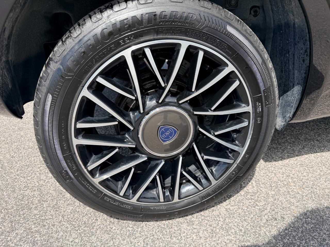 Lancia Ypsilon 1.0 FireFly 5 porte S&S Hybrid Gold