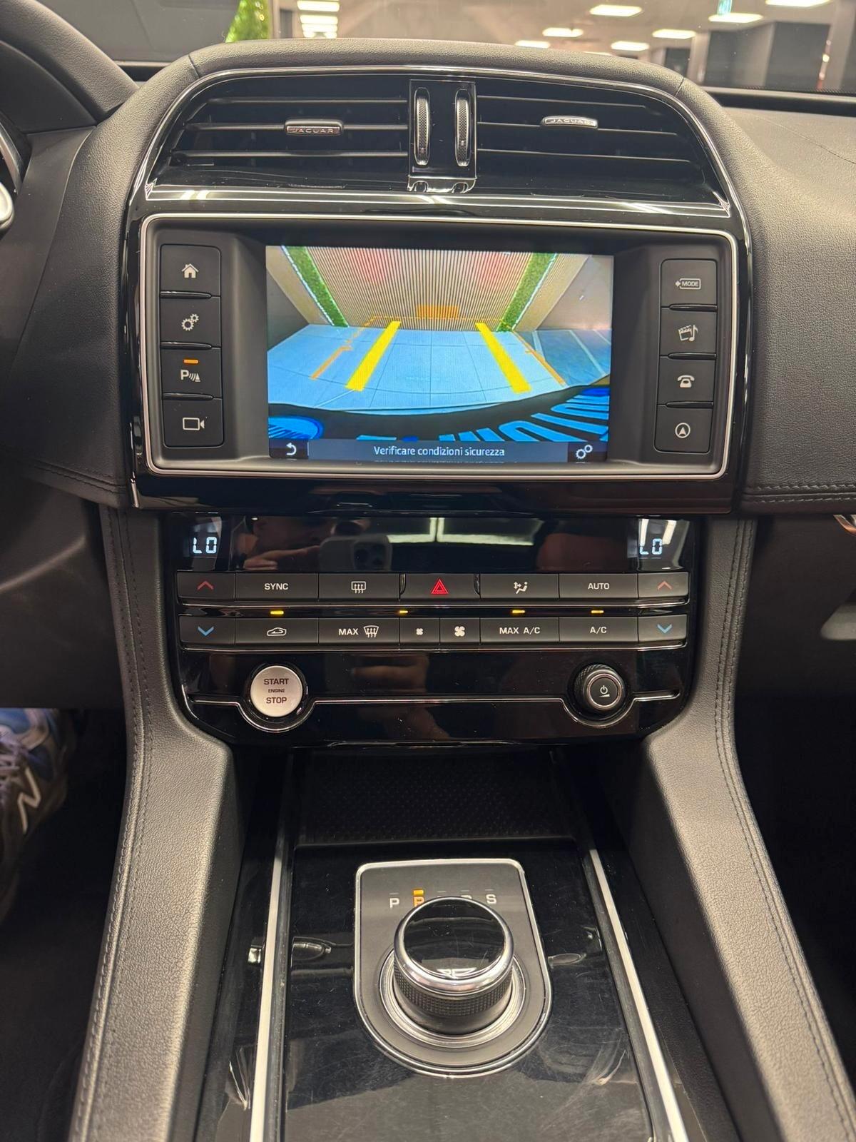 Jaguar F-Pace 3.0 D V6 300 CV AWD aut. Portfolio