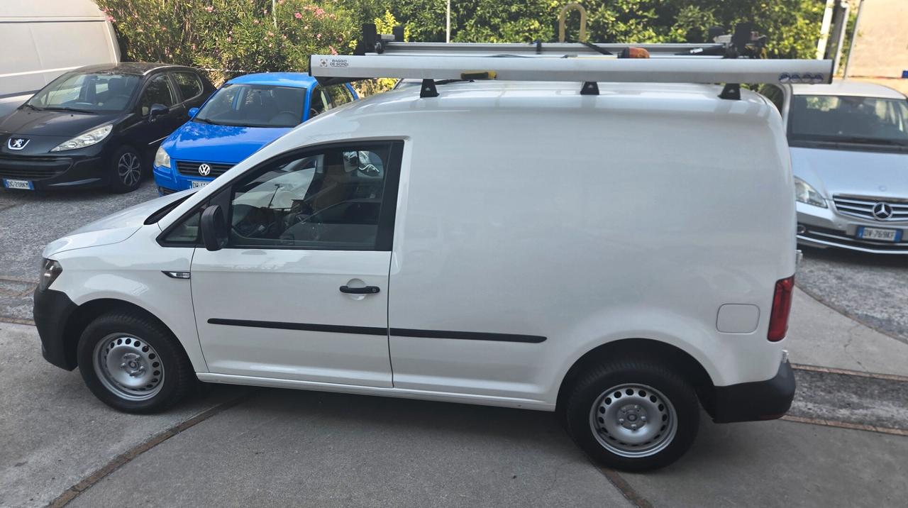 Volkswagen Caddy 4x4 2.0 TDI CON ATTREZZATURA