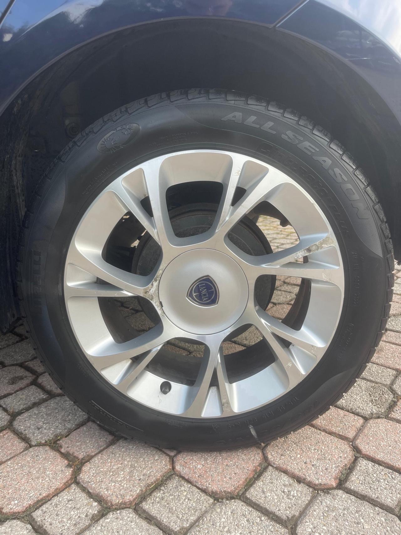 Lancia Ypsilon 1.2 69 CV 5 porte Platinum