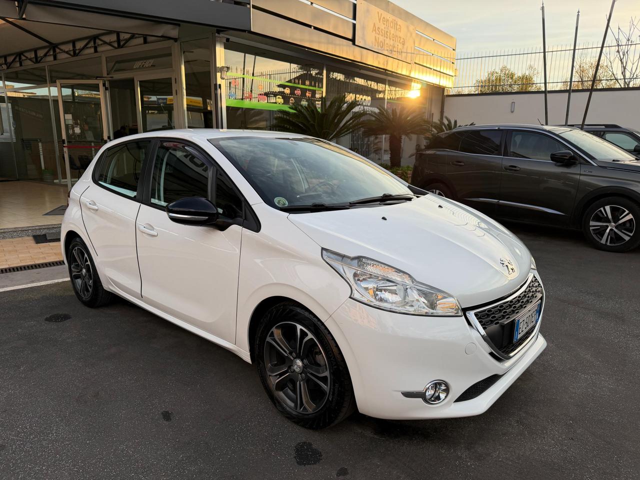 Peugeot 208 5 Porte 208 5p 1.4 hdi 8v Allure