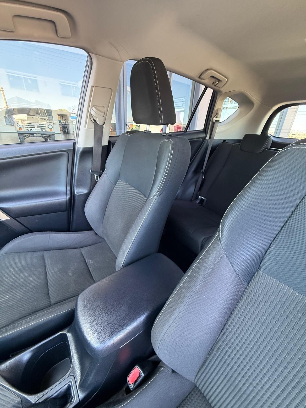 Toyota RAV 4 RAV4 2.2 D-4D 4WD Lounge my14"