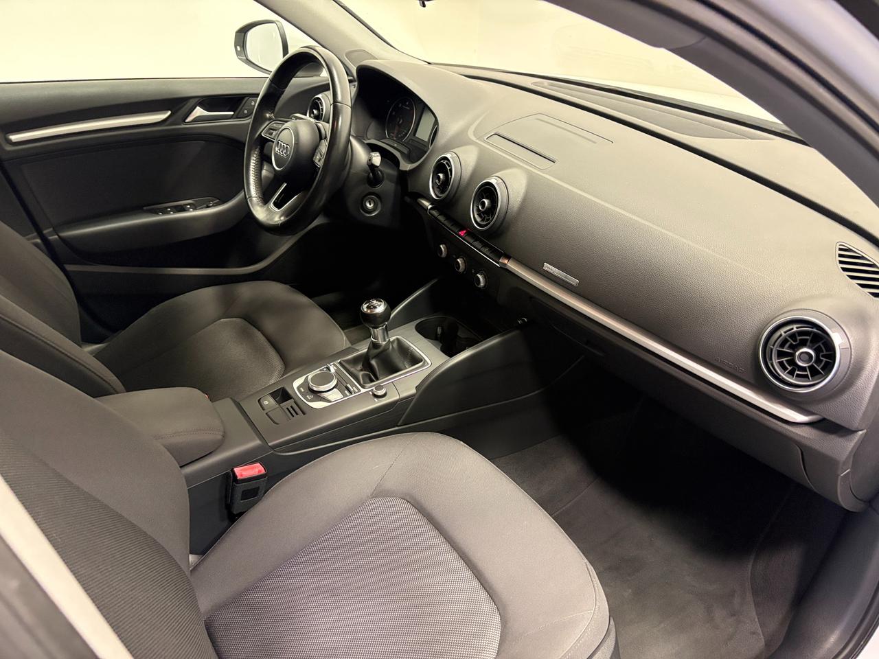AUDI A3 SPORTBACK 1.6 TDI BUSINESS