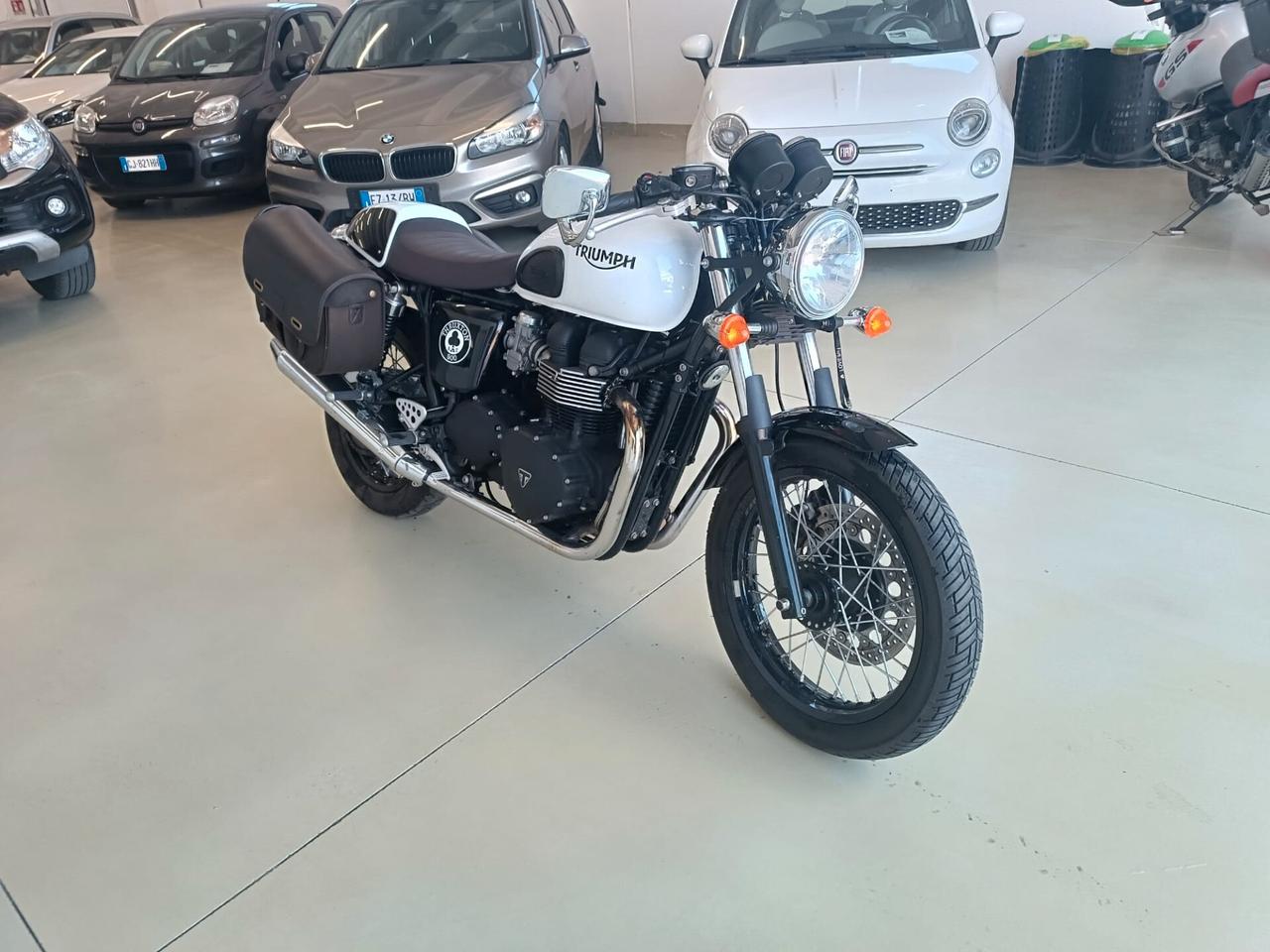 Triumph Thruxton Ace 900