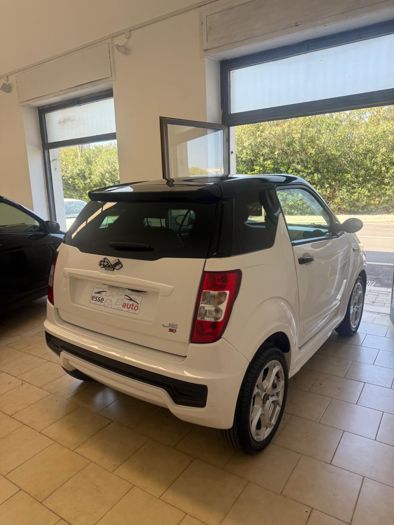 Ligier JS JS50 Progress Young Color