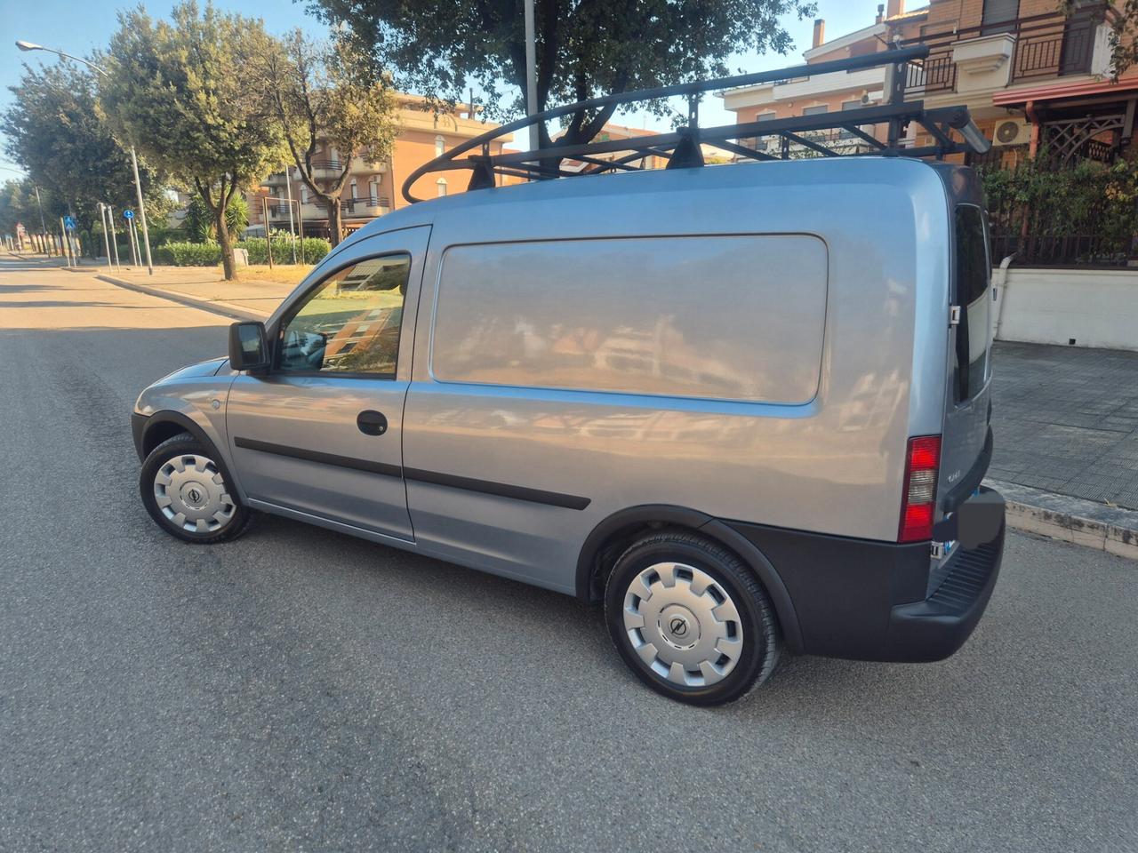 Opel Combo 1.6 94cv metano casa madre 2010