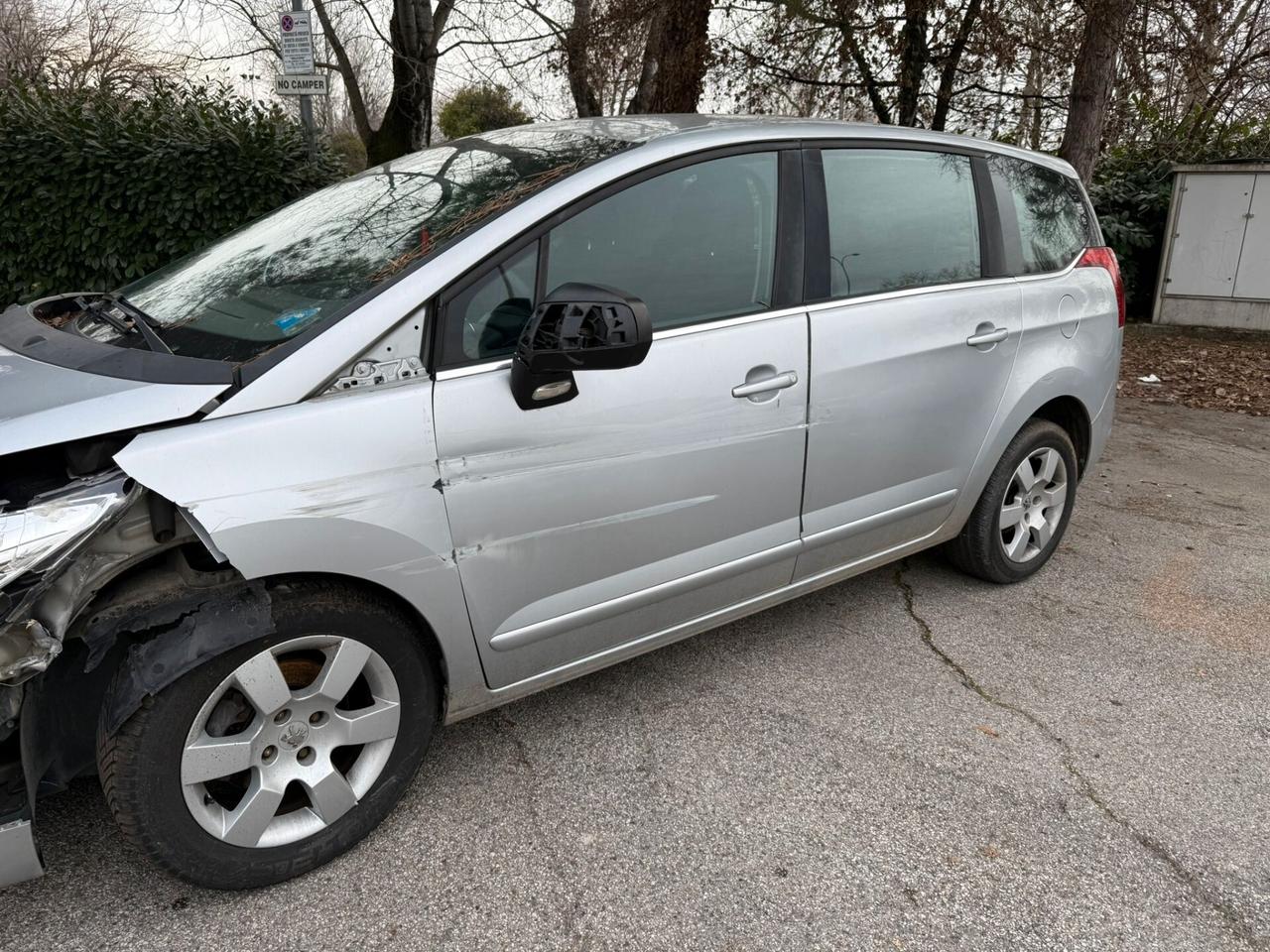 Peugeot 5008 1.6 HDi 112CV Féline