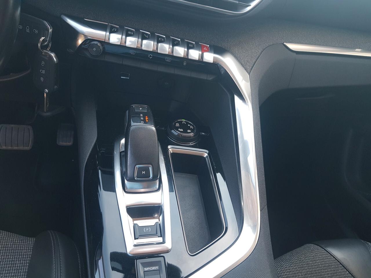 Peugeot 3008 BlueHDi 120 S&S EAT6 Allure
