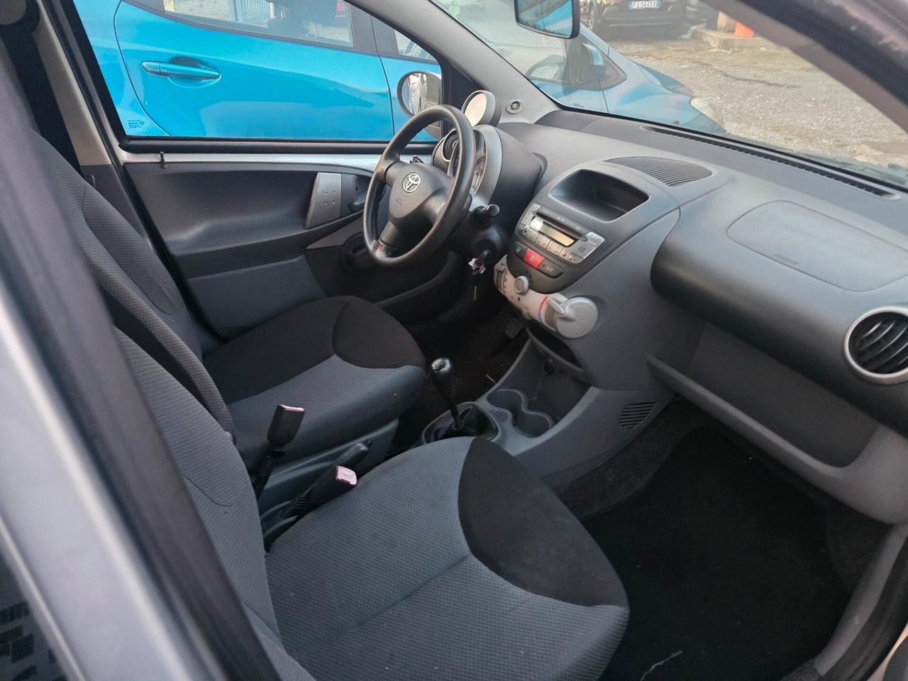 Toyota Aygo 1.0 12V VVT-i 5 porte Sol