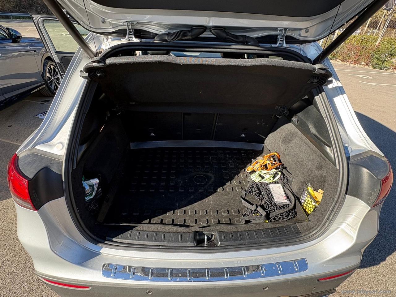 MERCEDES-BENZ GLA 200 d Automatic 4Matic Sport