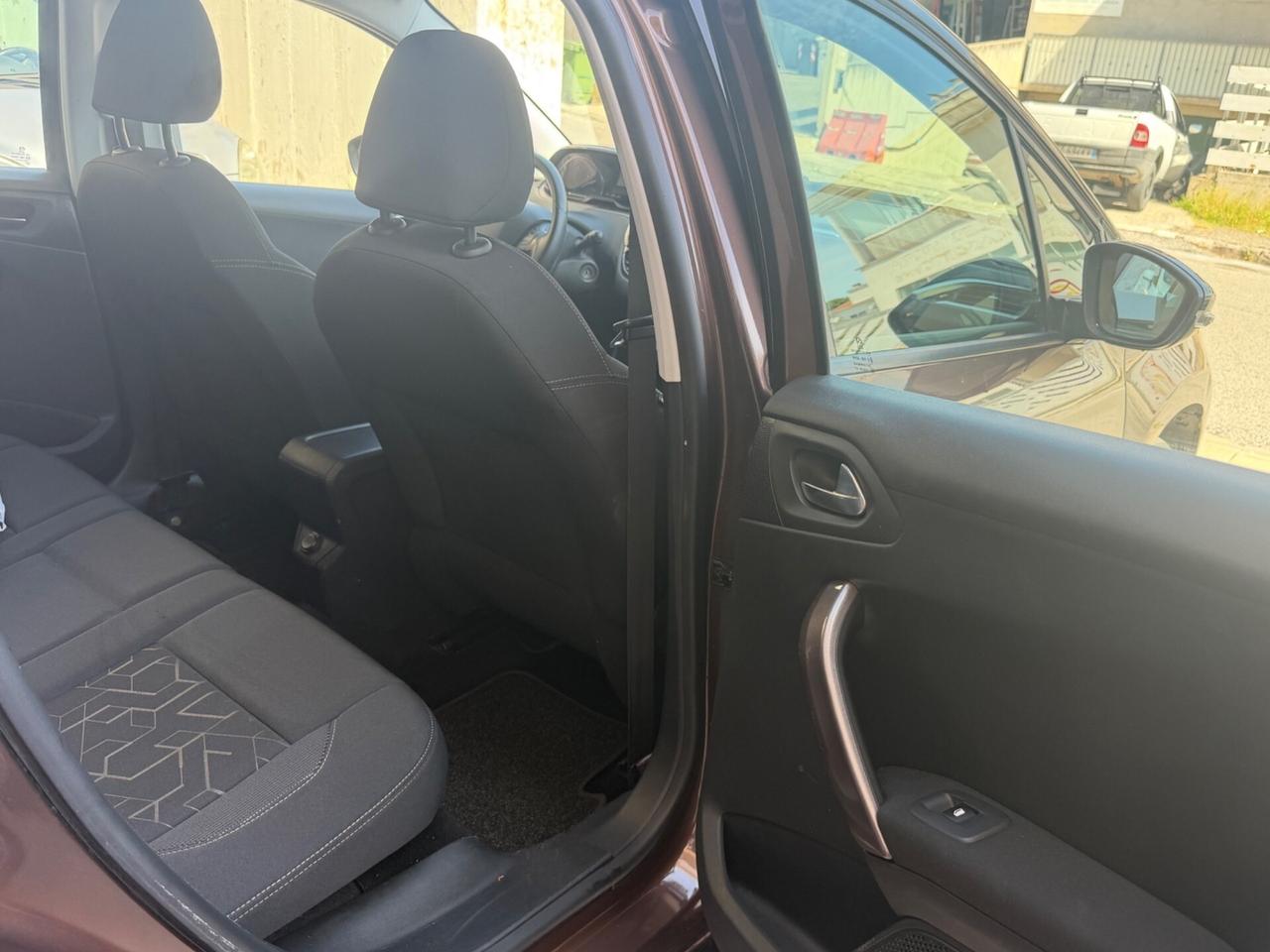 Peugeot 2008 1.6 e-HDi 115 CV Stop&Start Allure
