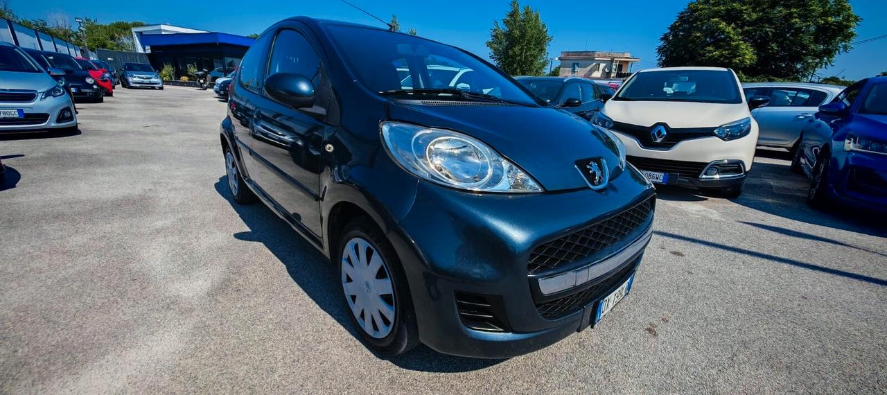 Peugeot 107 1.0 68CV 5p. Sweet Years 2Tronic