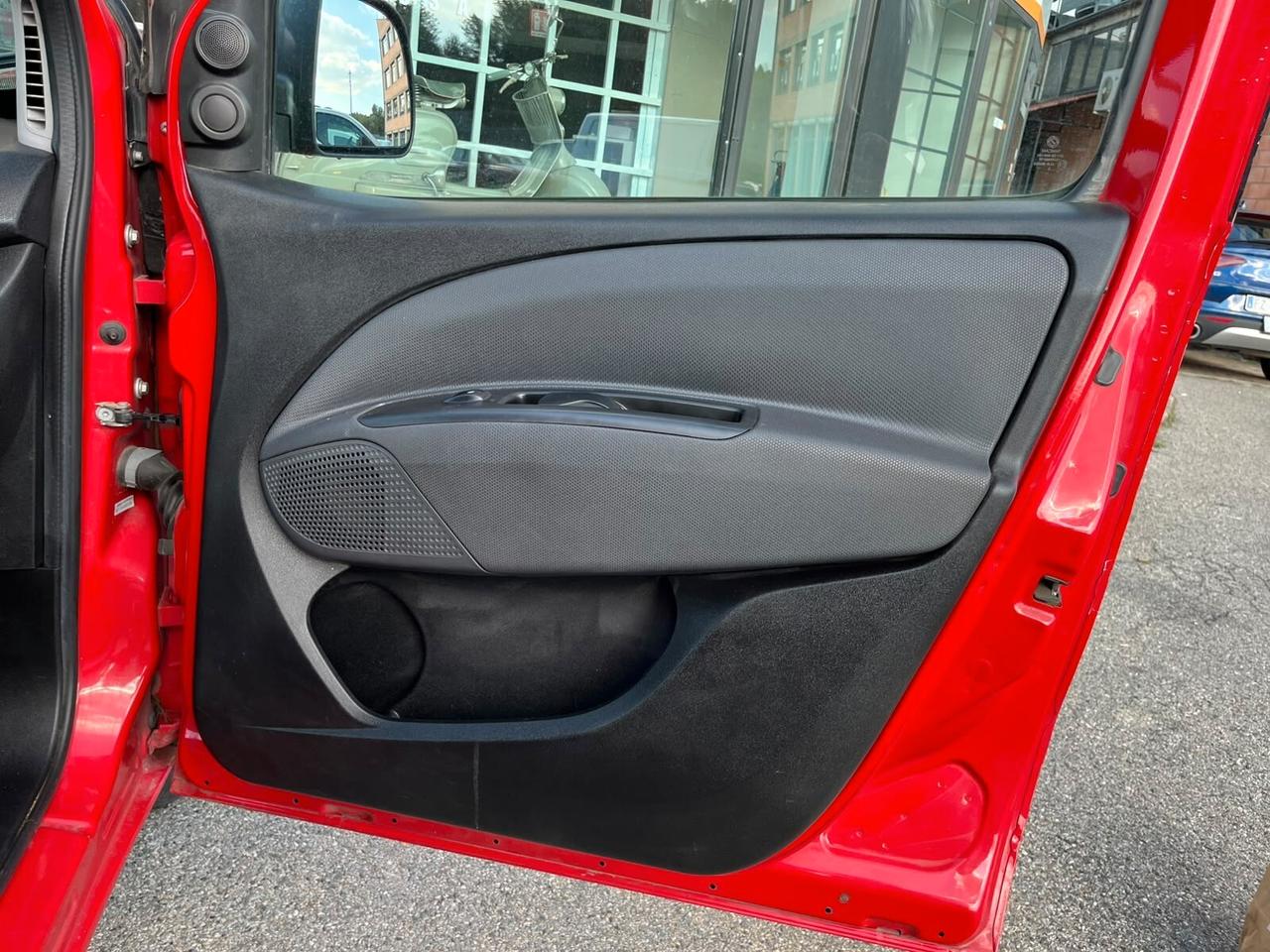 Fiat Doblo 1.6 Diesel 105 cv MJT Autocarro 5 Posti