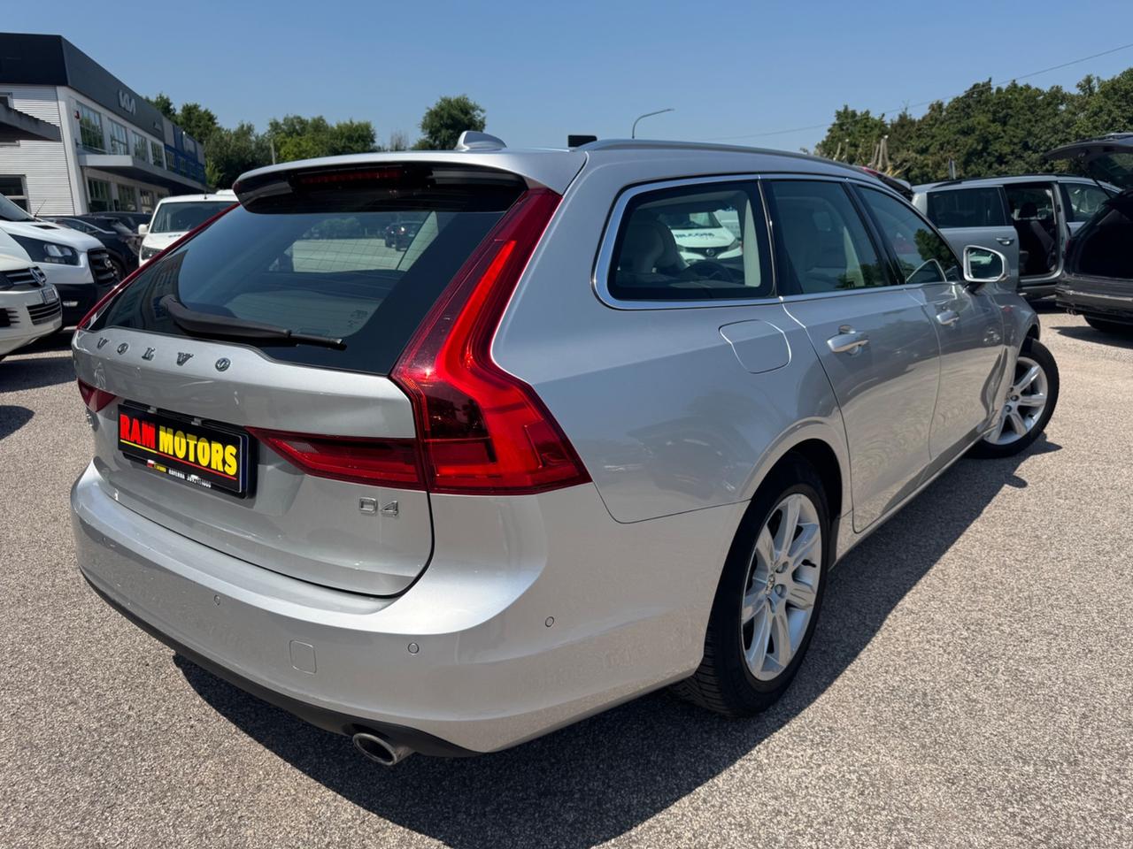 Volvo V90 D4 Geartronic R-design FULL SERVICE VOLVO