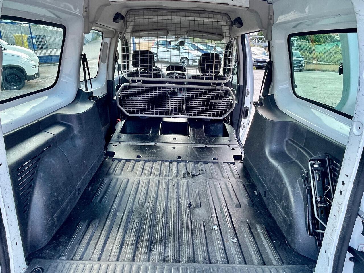 Renault Kangoo dCi Maxi AUTOCARRO N1 4 POSTI
