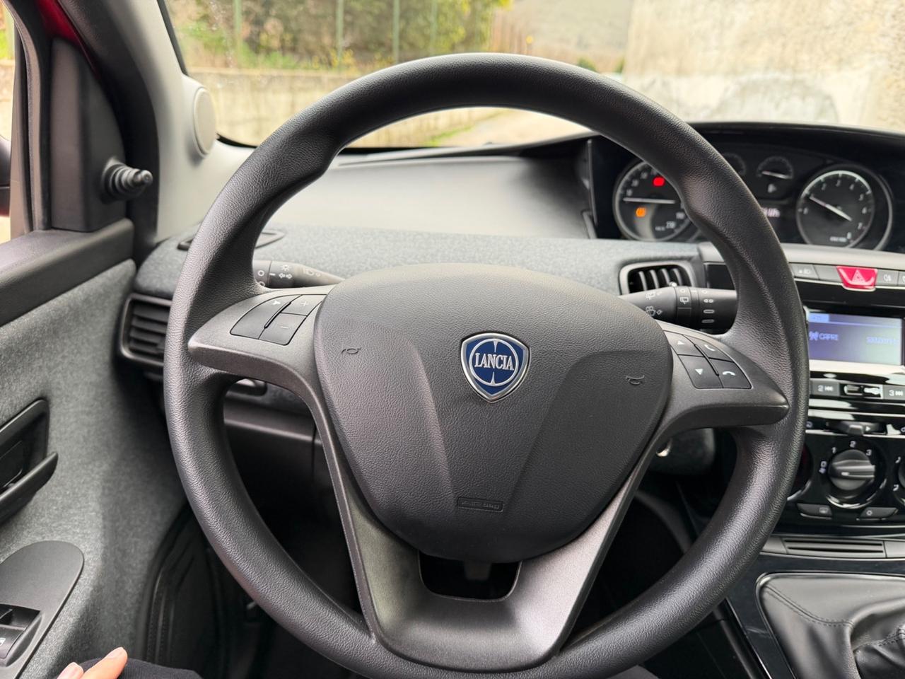 Lancia Ypsilon 1.0 FireFly 5 porte S&S Hybrid Gold