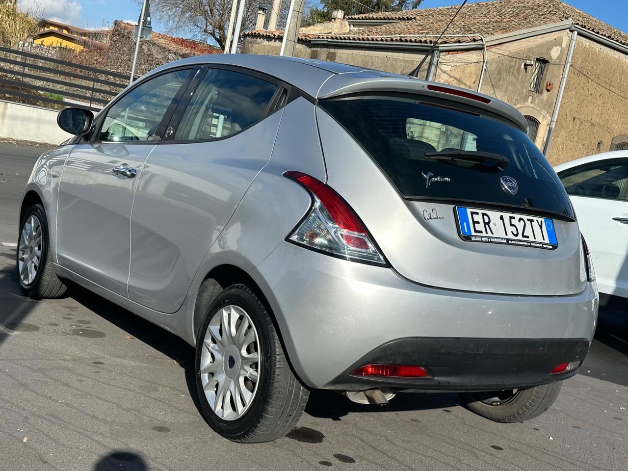 Lancia Ypsilon 1.2 69 CV 5 porte GPL Ecochic Silver