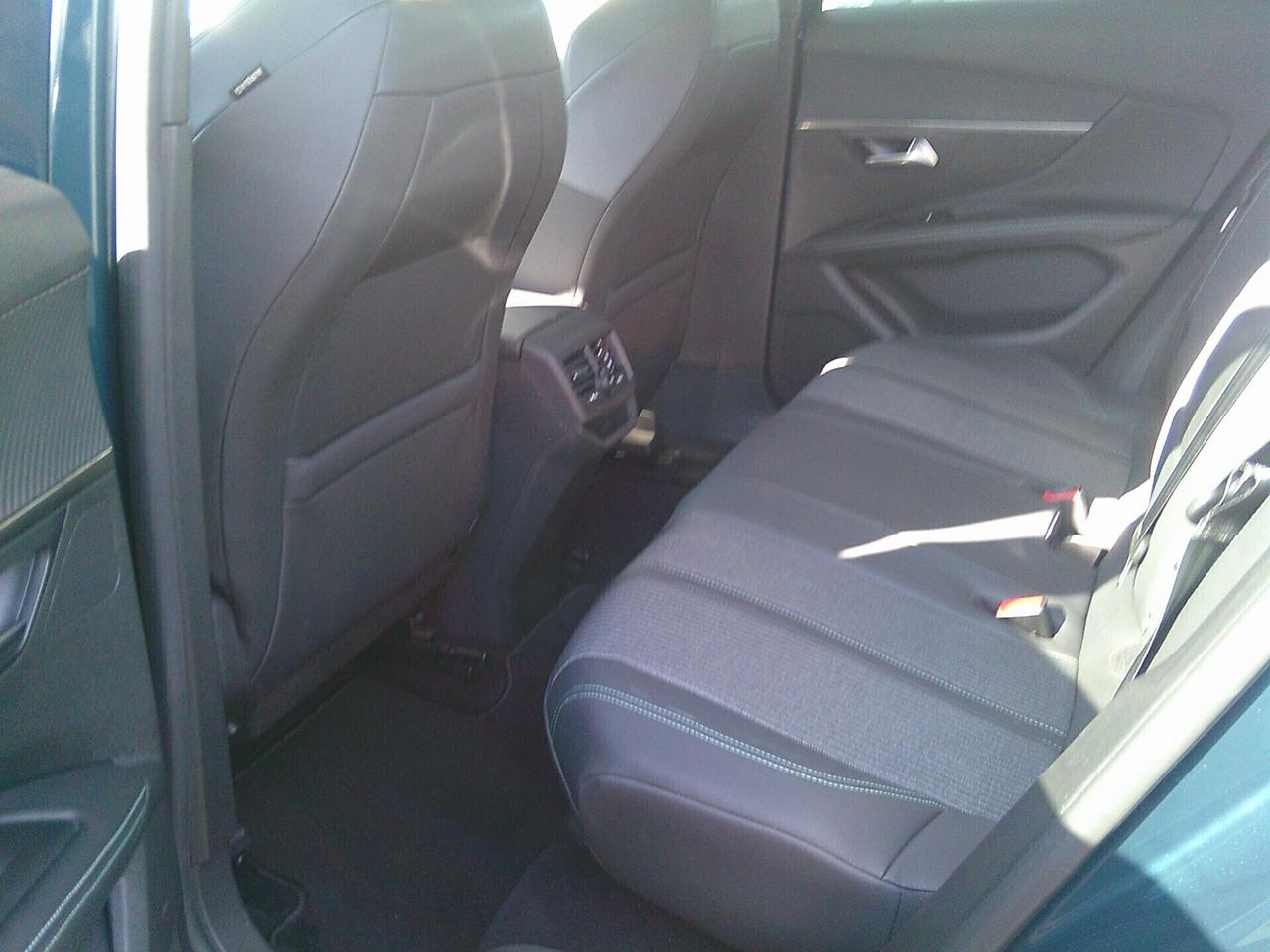 Peugeot 3008 BlueHDi 130 S&S EAT8 Allure Pack