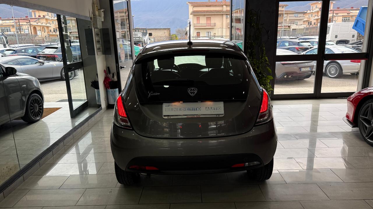 Lancia Ypsilon 1.2 69 CV 5 porte GPL