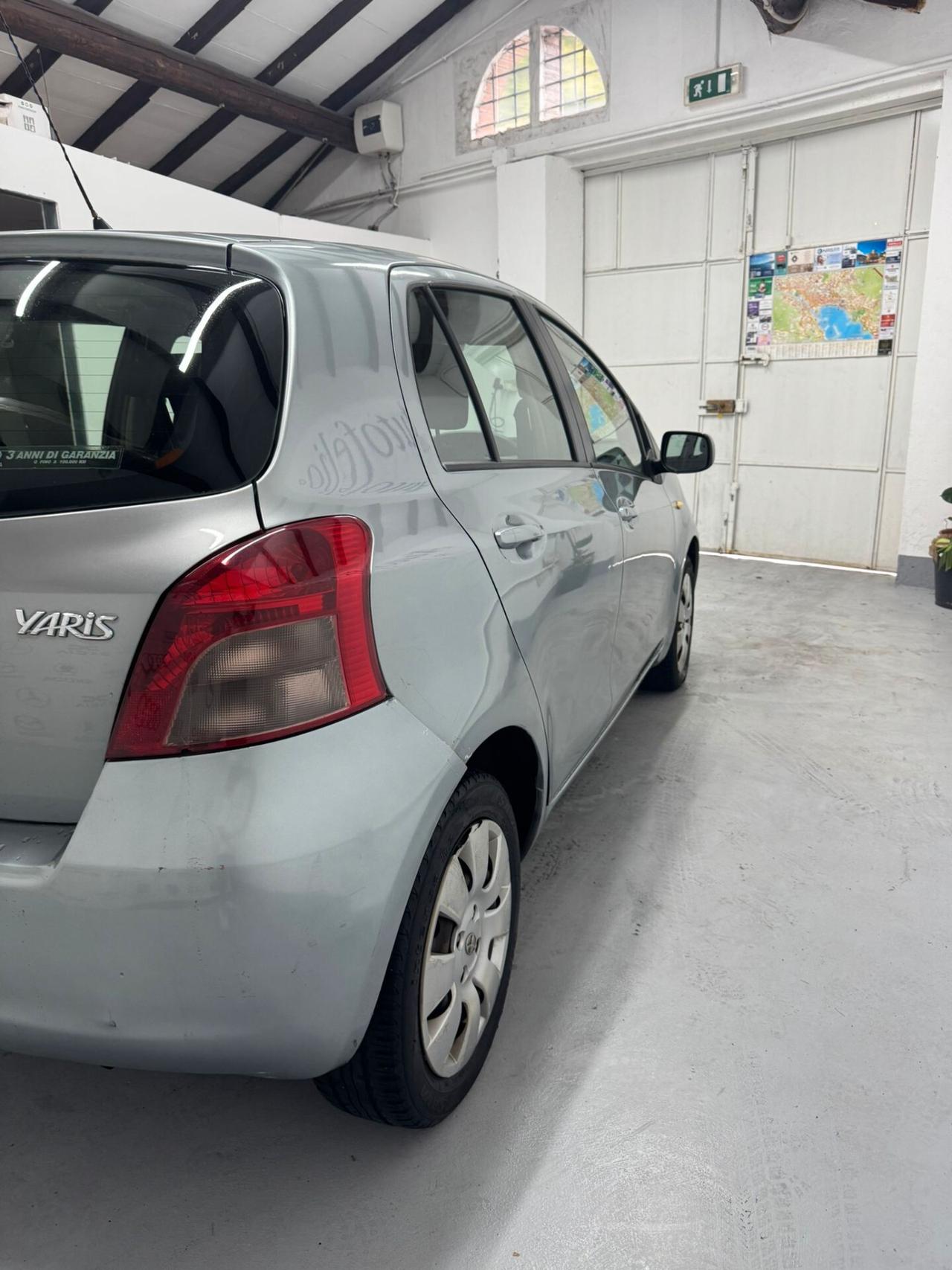 Toyota Yaris 1.0 5 porte Sol