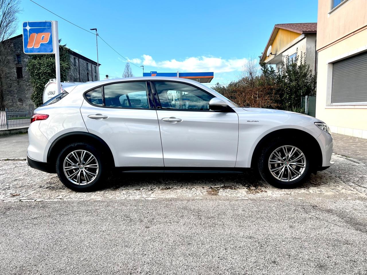 Alfa Romeo Stelvio 2.2 Turbodiesel 190 CV AT8 RWD Super