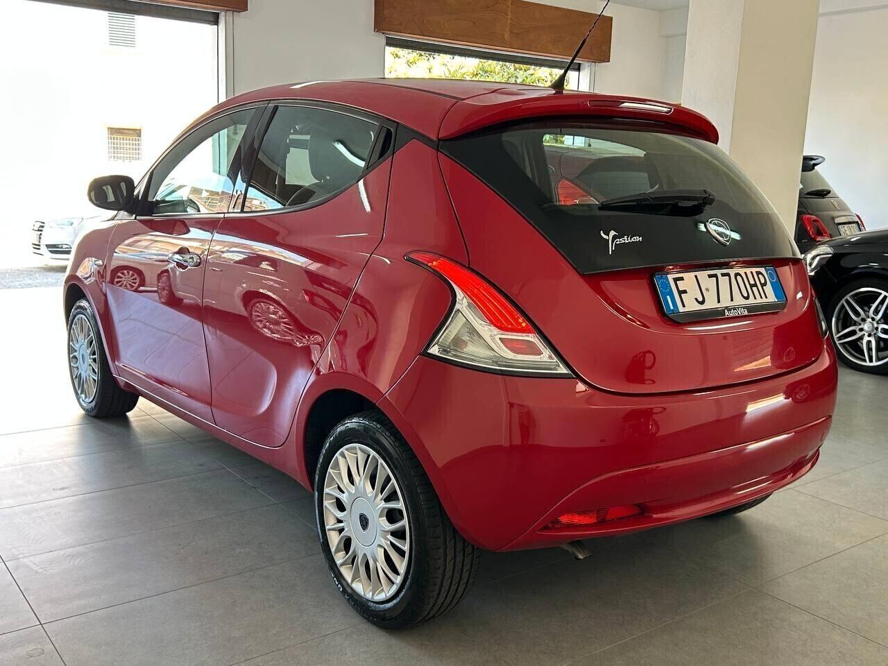 Lancia Ypsilon 1.2 69 CV 5 porte Gold