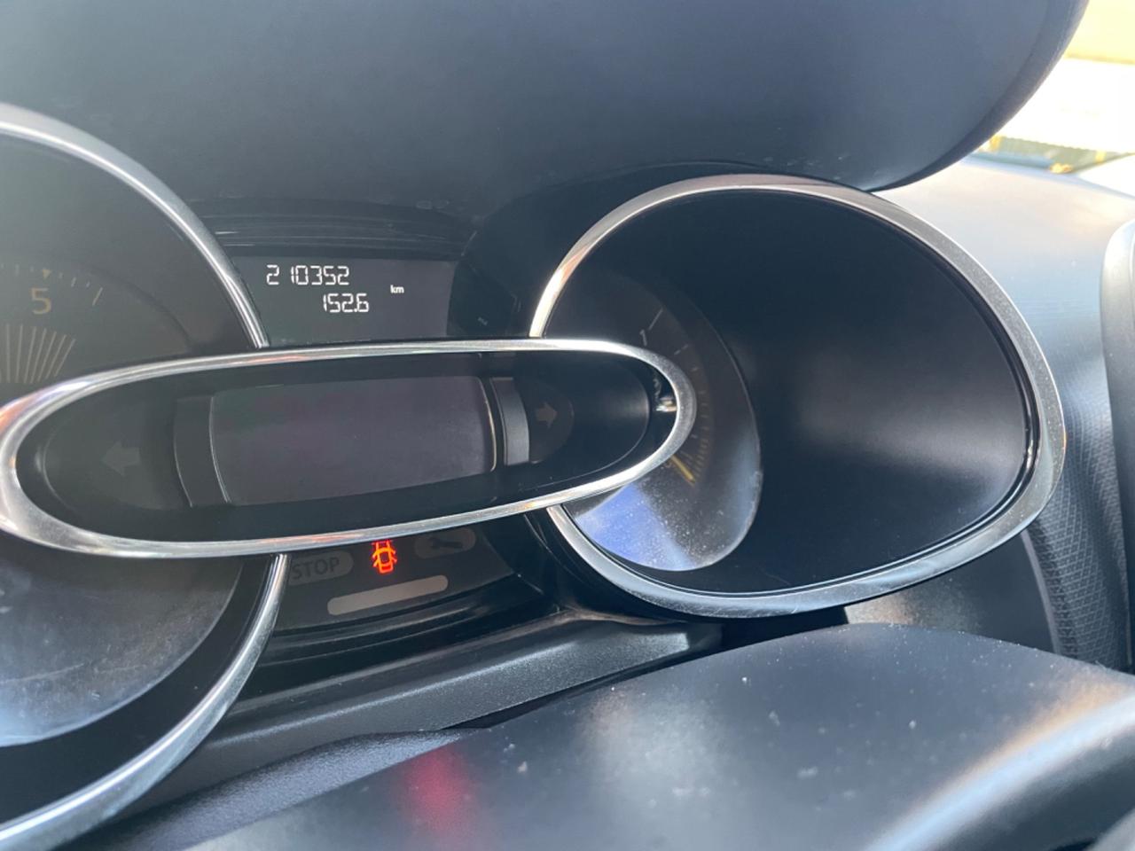 RENAULT CLIO 1.5 DIESEL 75 (CV) 2013