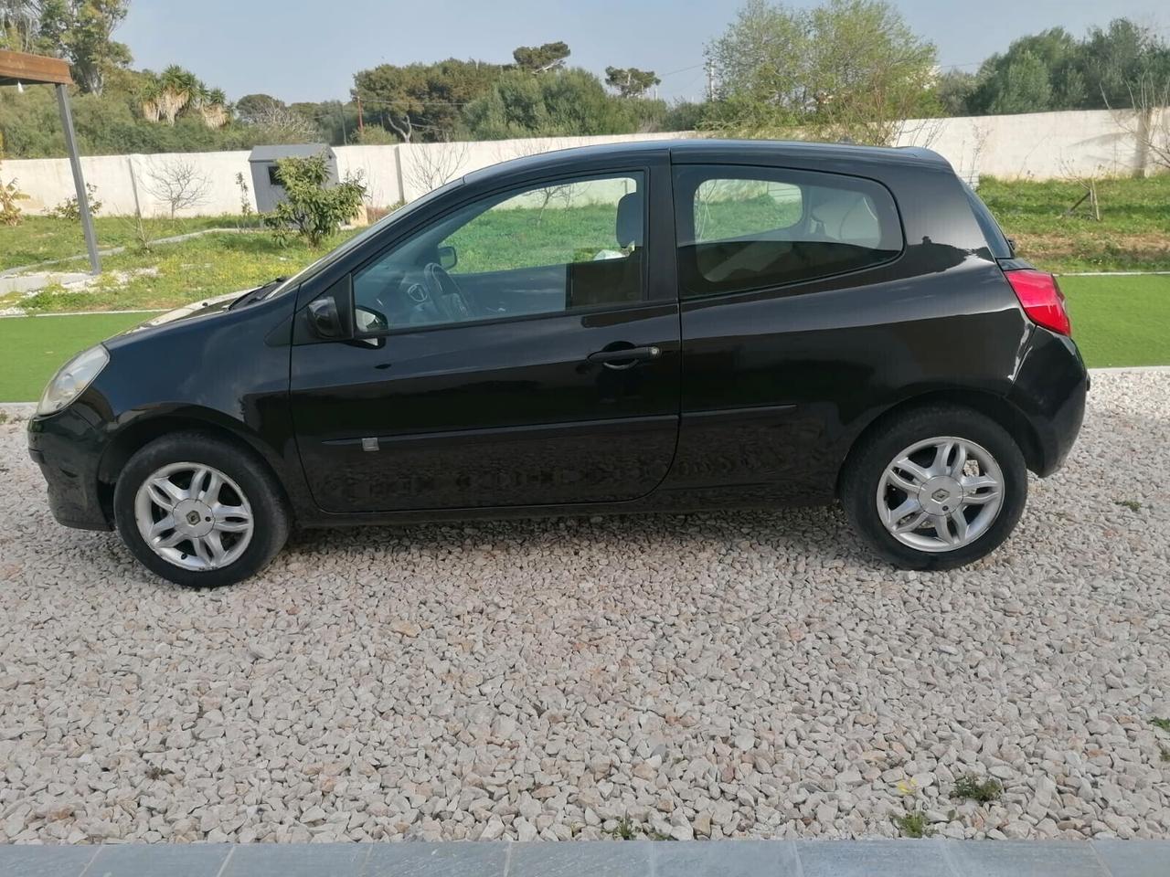 Renault Clio 1.2 16V 3 porte Confort