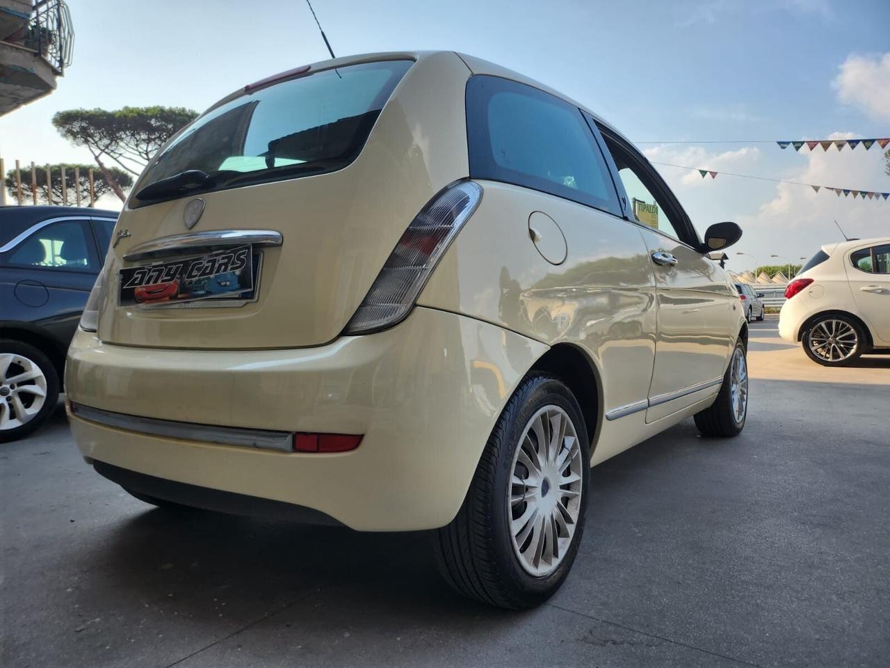 Lancia Ypsilon 1.2 Oro Bianco