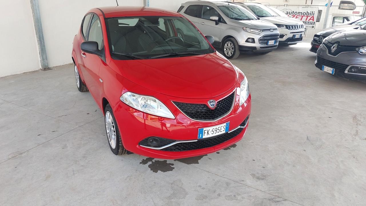 Lancia Ypsilon 1.2 69 CV 5 porte Gold permuto