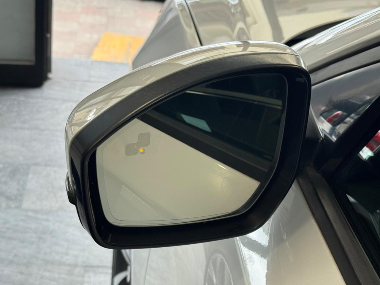 Jaguar E-Pace 2.0D 180 CV AWD R-Dynamic HSE Tetto