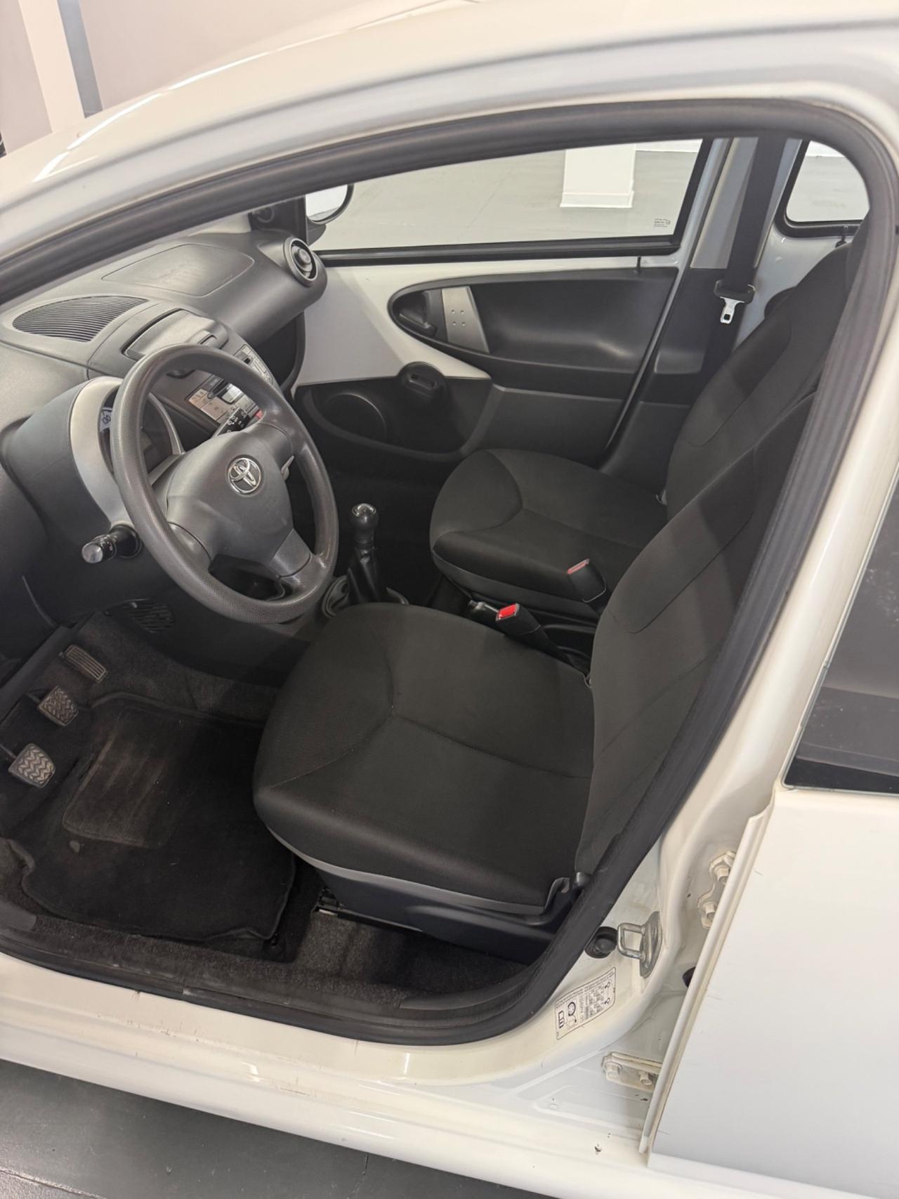 Toyota Aygo 1.0 12V VVT-i 5 porte Lounge Connect