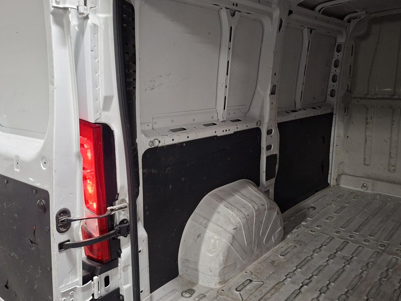 Peugeot Boxer 330 2.2 BlueHDi 140CV L1H1 Furgone