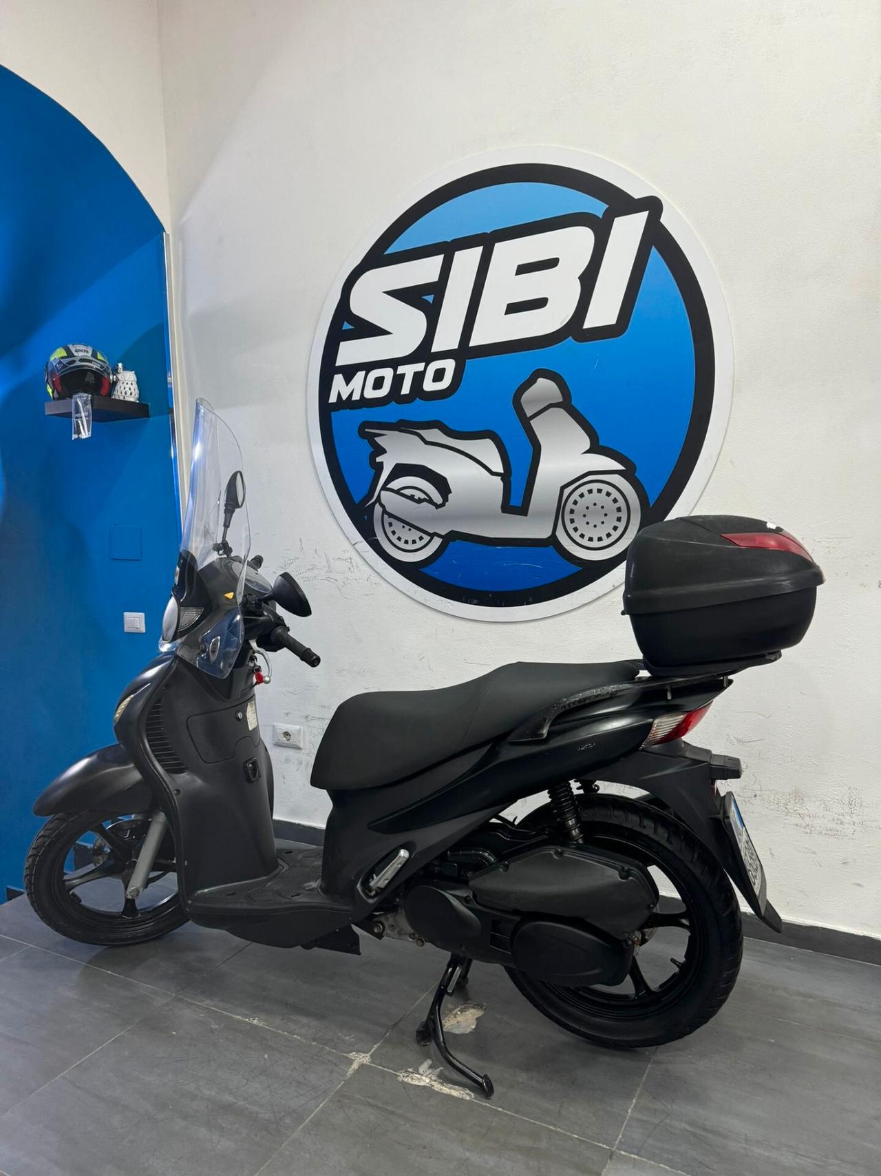 Suzuky Sixsteen 125