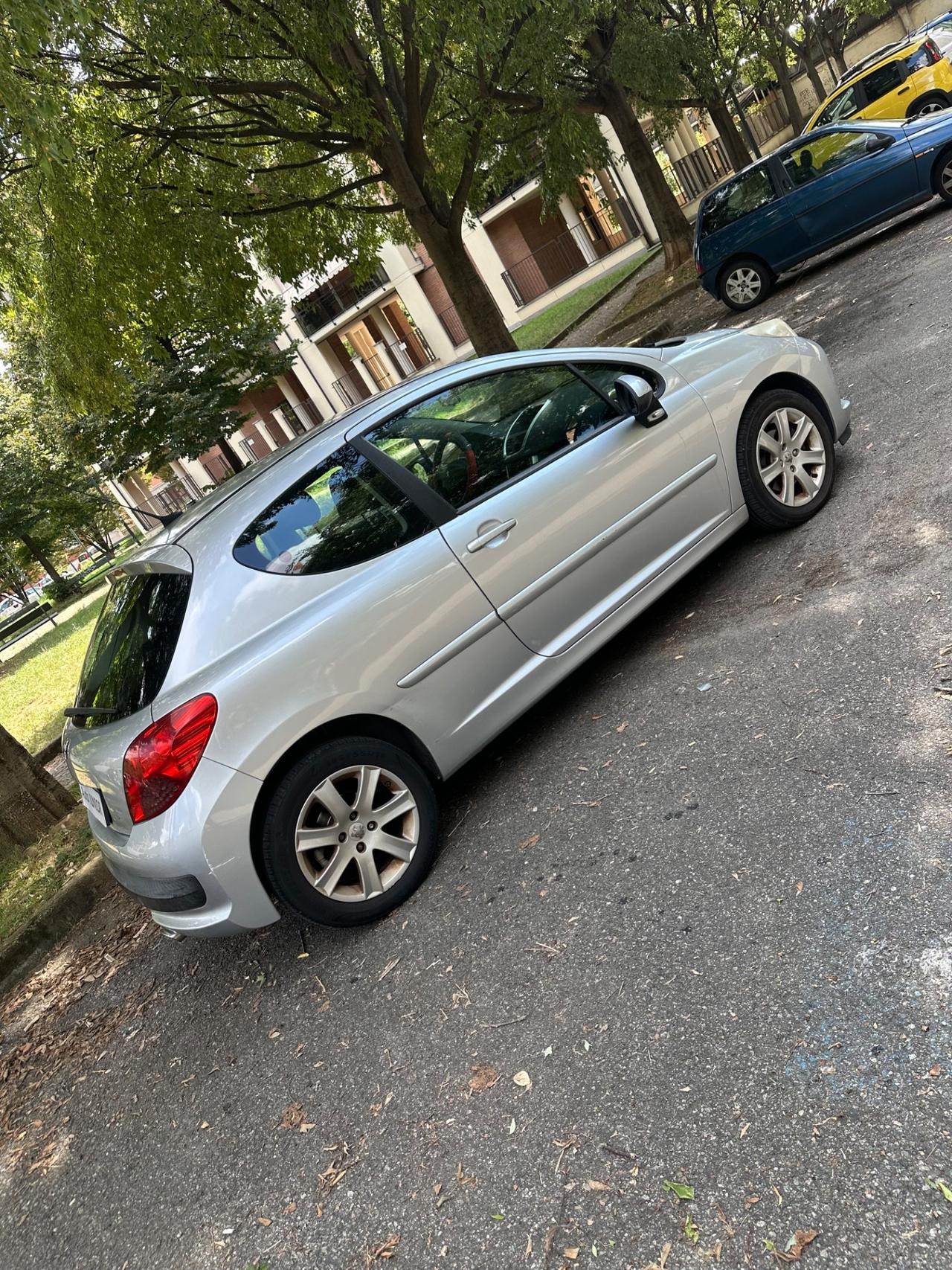 Peugeot 207 1.6 HDi 110CV 3p. XS