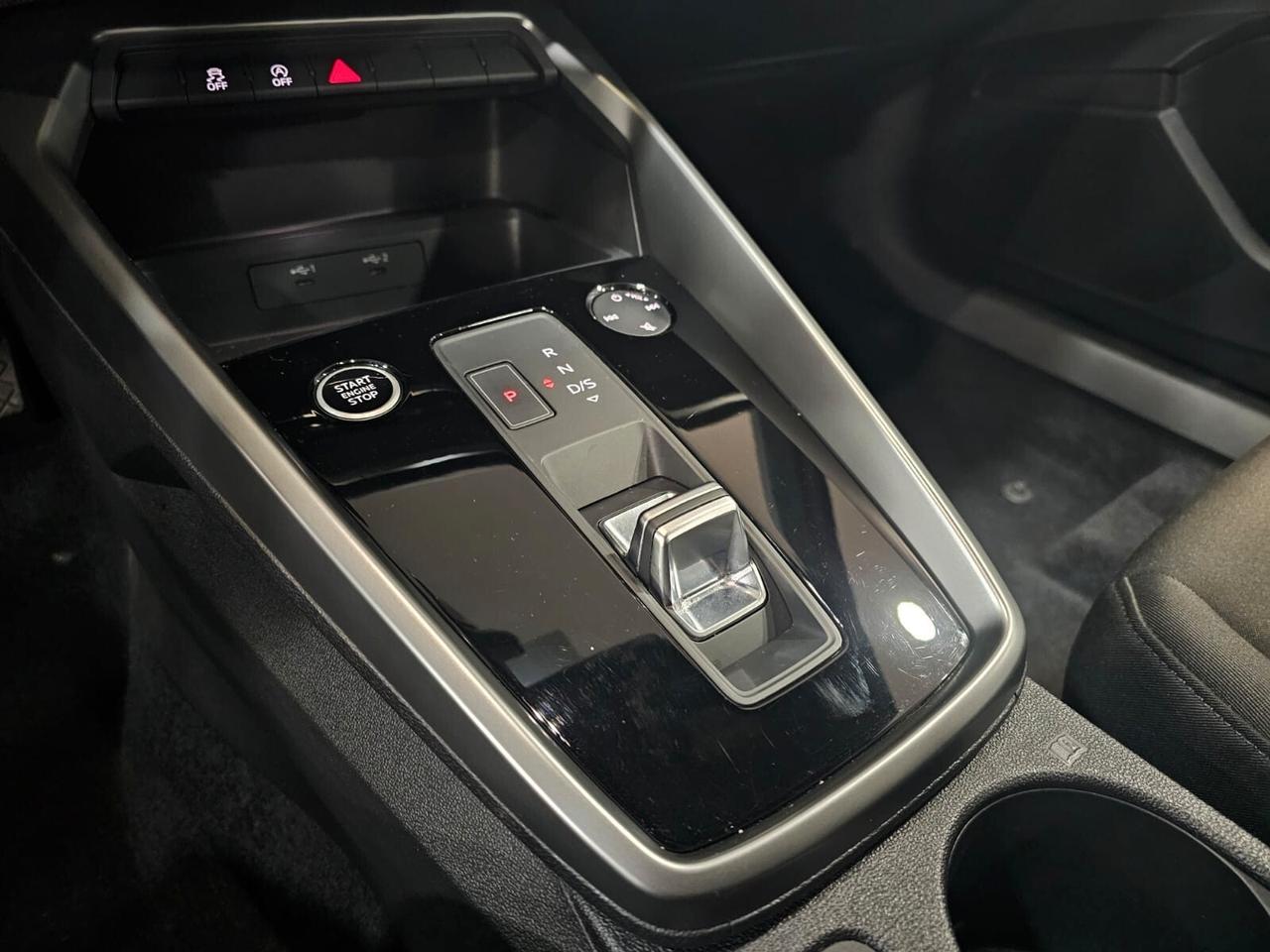 NUOVA AUDI A3 SPORTBACK S-LINE 35 TDI 150CV S-TRONIC IDENTITY BLACK