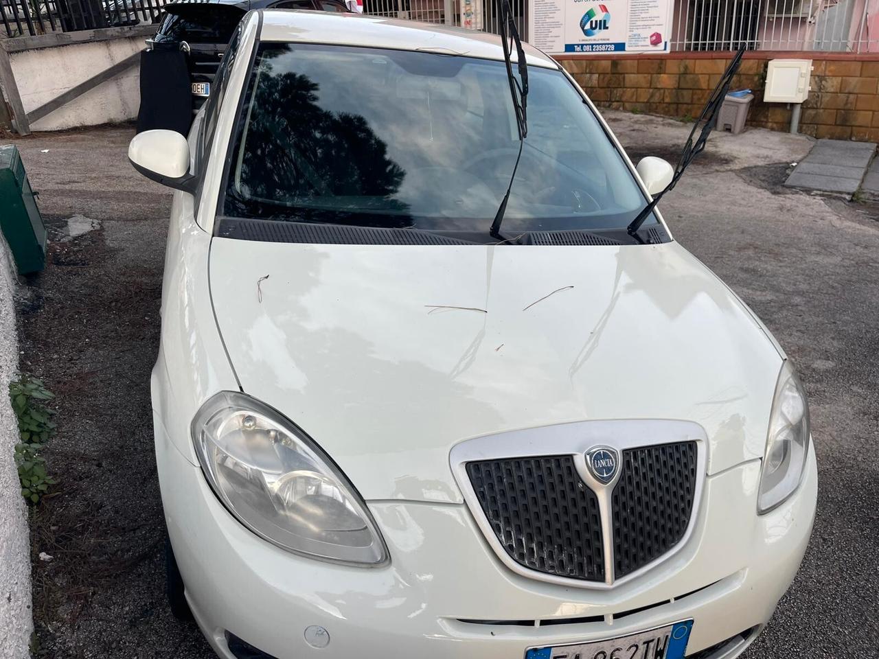 Lancia Ypsilon 1.3 MJT 75 CV Platino