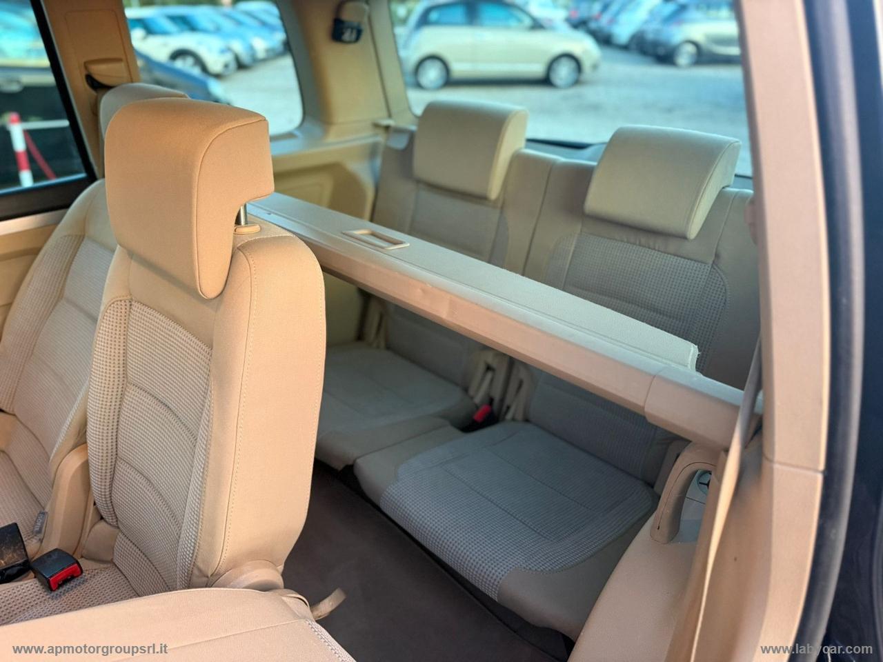 VOLKSWAGEN Touran 1.6 16V FSI Highline 7 POSTI