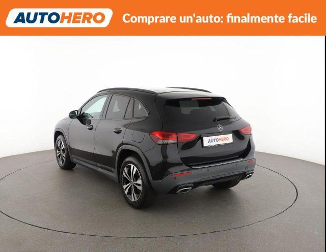 MERCEDES-BENZ GLA 180 d Automatic Premium