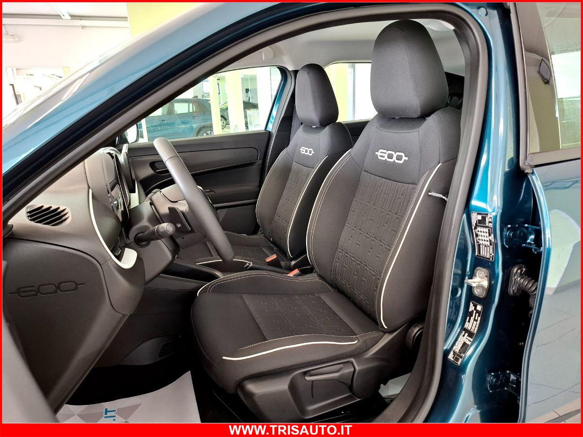 FIAT 600 1.2T MHEV DCT POP NEOPATENTATI (FARI LED)