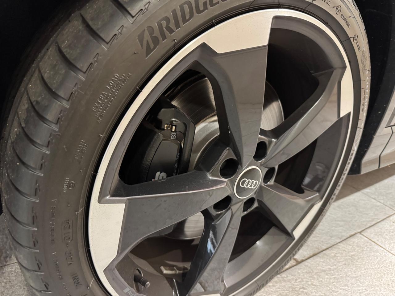 Audi Q2 SQ2 TFSI quattro S tronic sport attitude