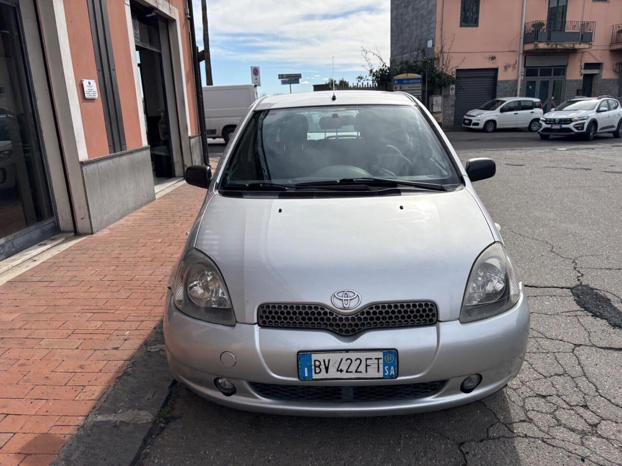 Toyota Yaris 1.3i 16V cat 5 porte