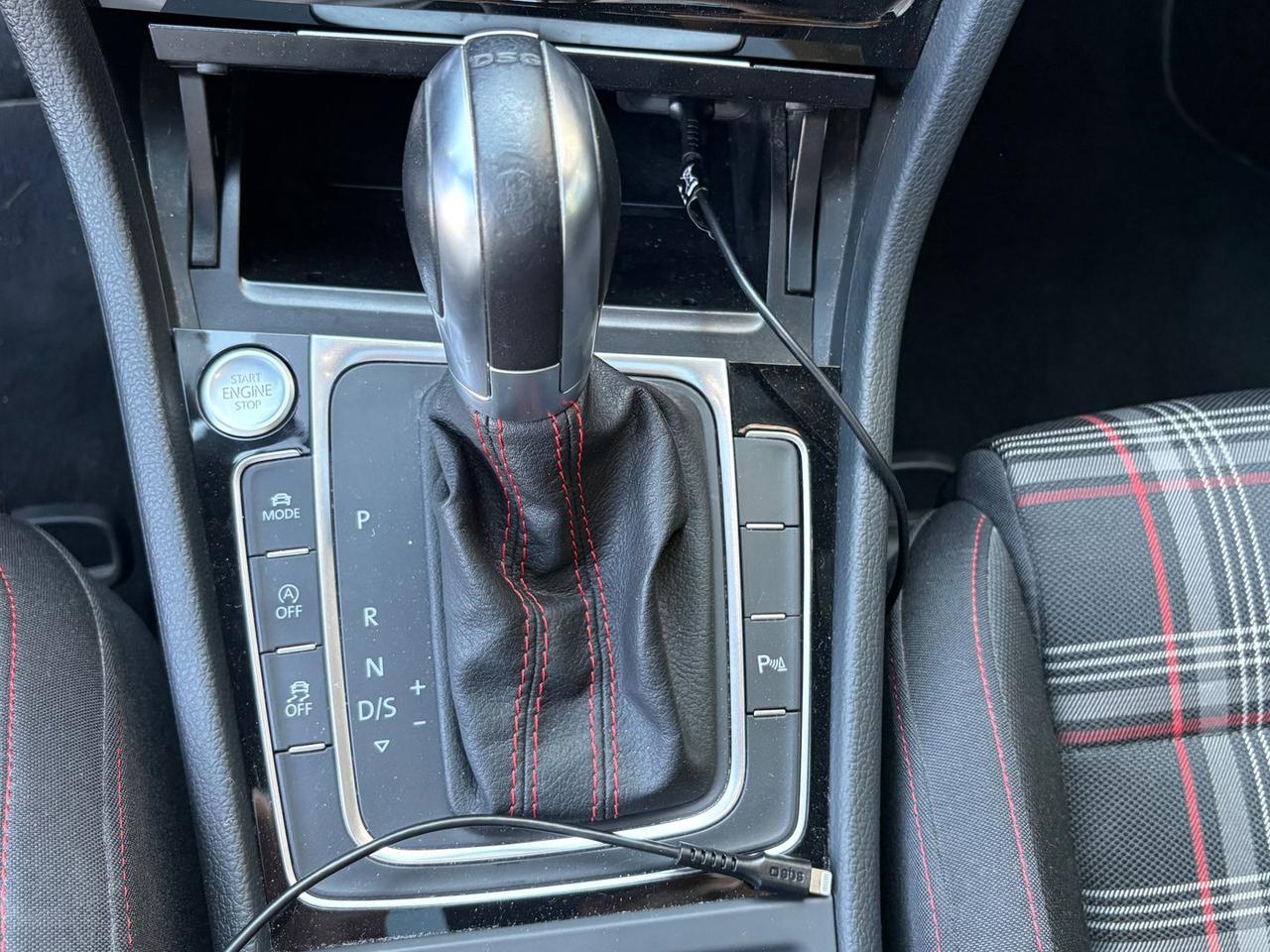 Volkswagen Golf GTI VW Golf 2.0 TSI GTI Per #10296