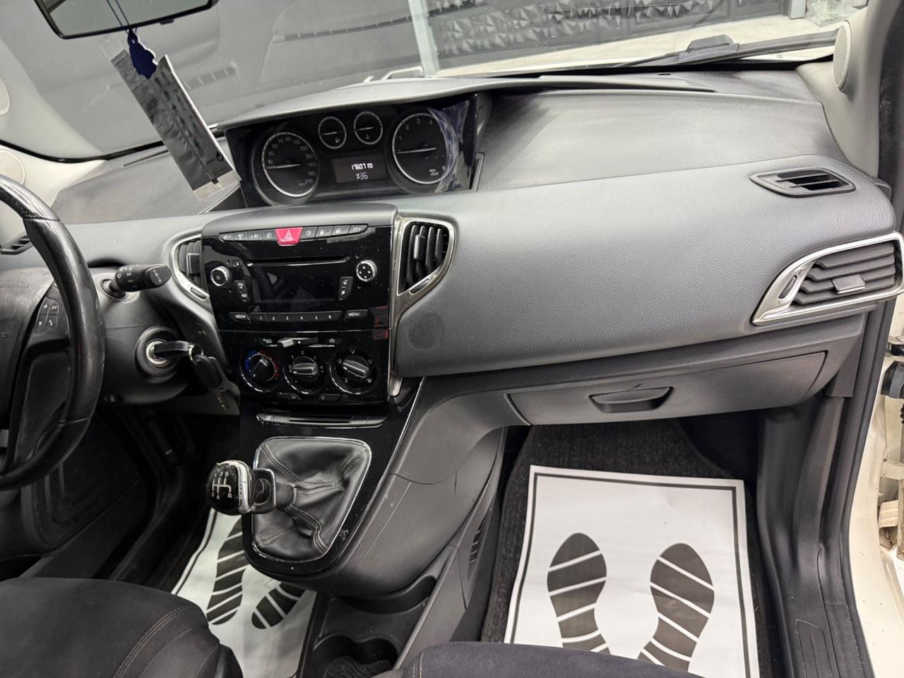 Lancia Ypsilon 0.9 TwinAir 85 CV 5 porte Metano Ecochic Gold