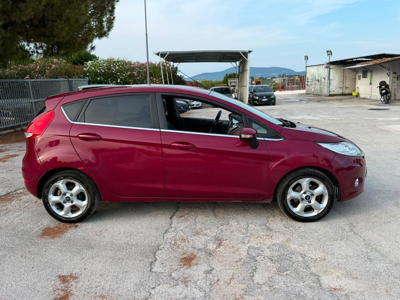 Ford Fiesta 1.2 benzina Neopatentati UNIPROPRIETÀ